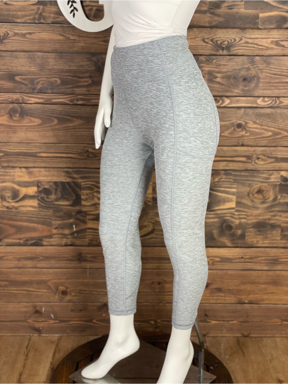 Victoria's Secret | Light Heather Gray Athleitc Leggings Side Pockets Gold Logo